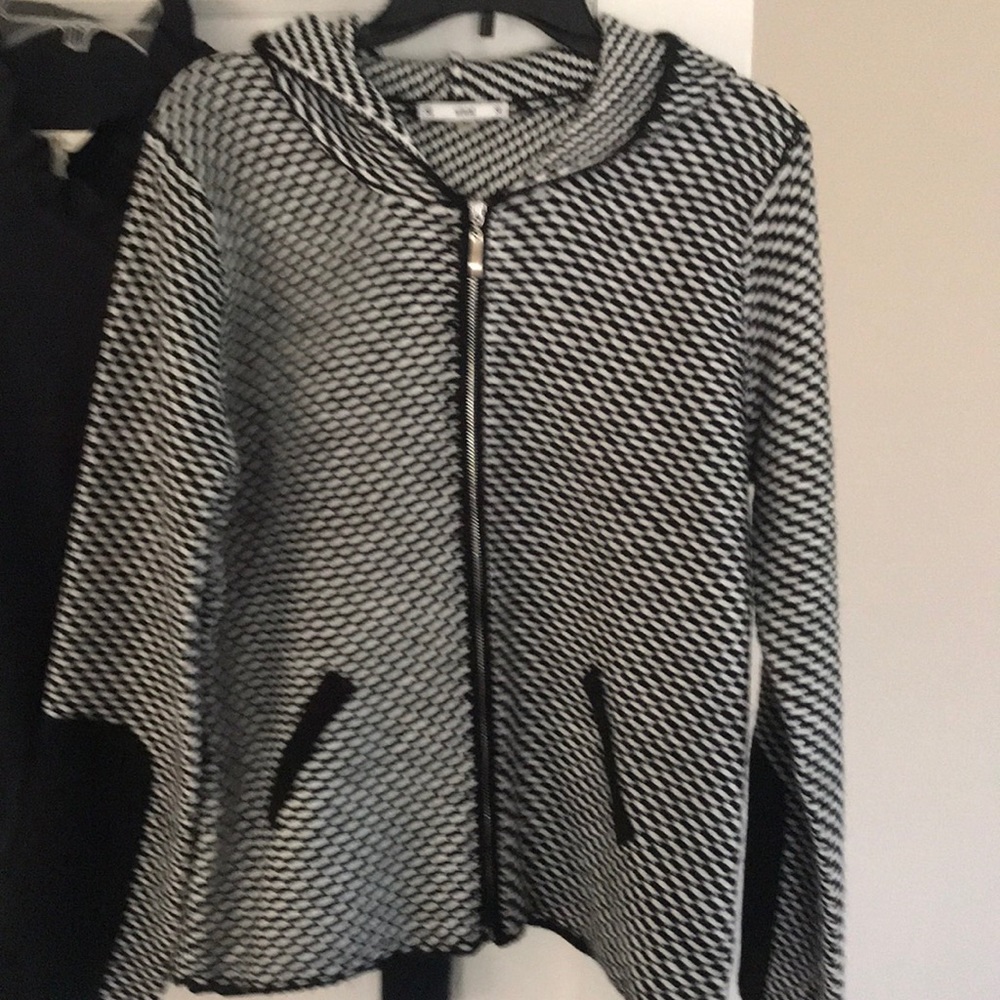 Soini black and white hooded zip up sweater